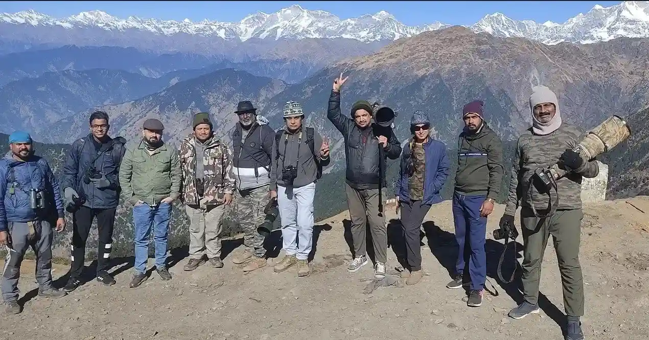 Guided birding trek in alpine terrain at Tungnath